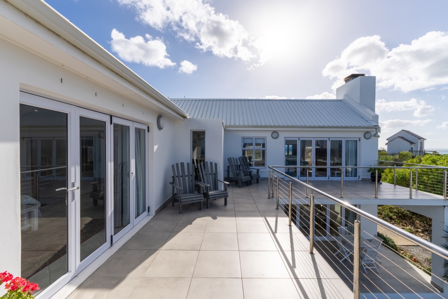 4 Bedroom Property for Sale in Oceanview Heights Western Cape
